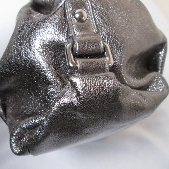 Coach Metallic Silver Hobo Purse No. L117B-F17166 Pre-owned Excellent Co… - Picture 4 of 16